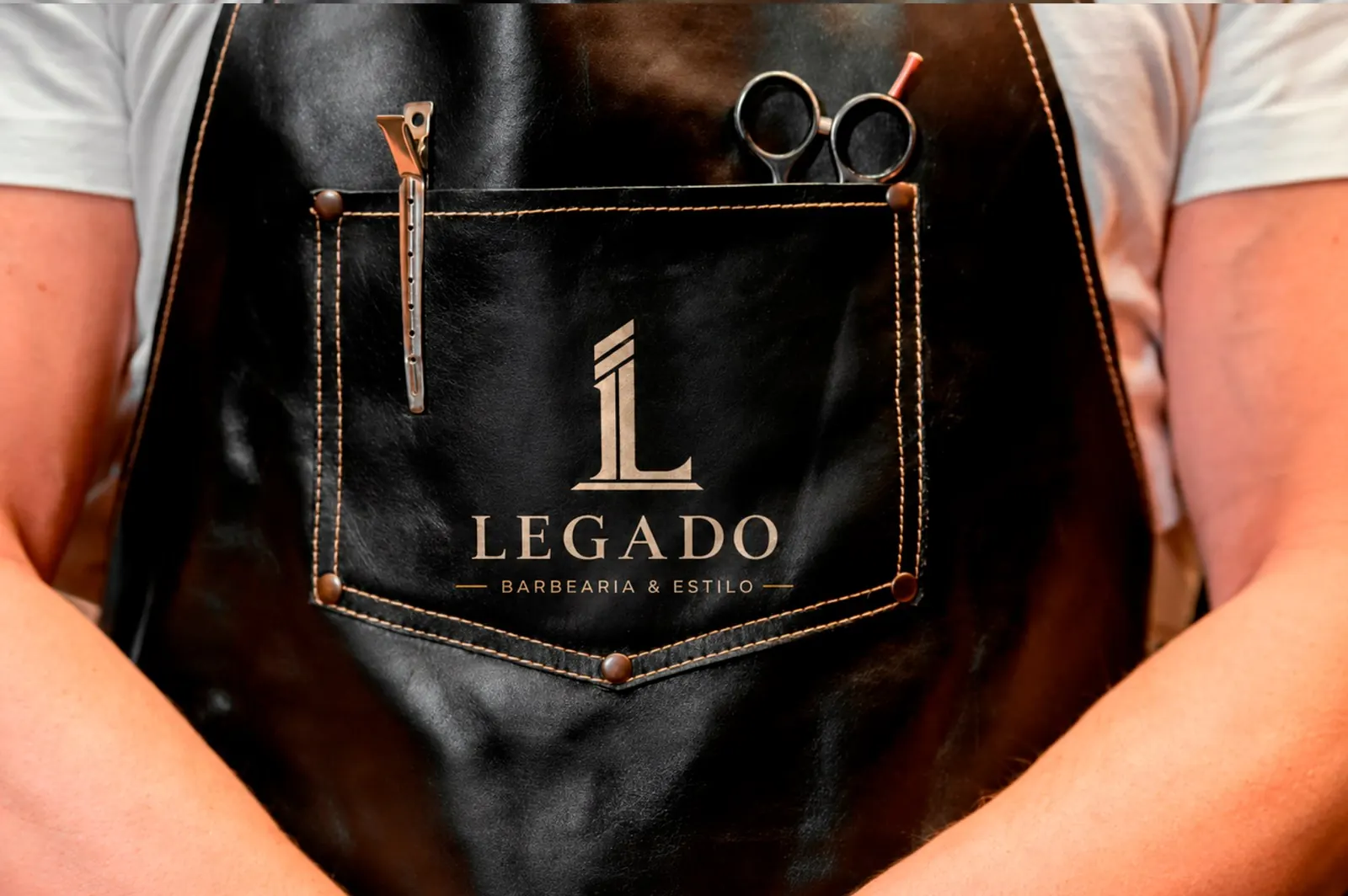 Legado Barbearia & Estilo — Avental de couro