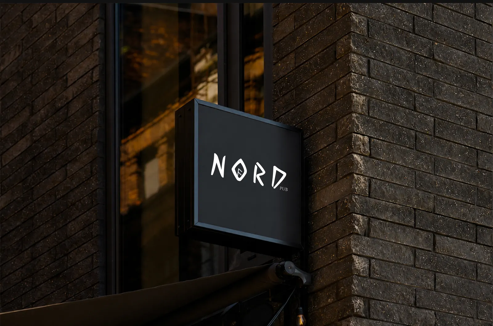 Nord Pub — Placa